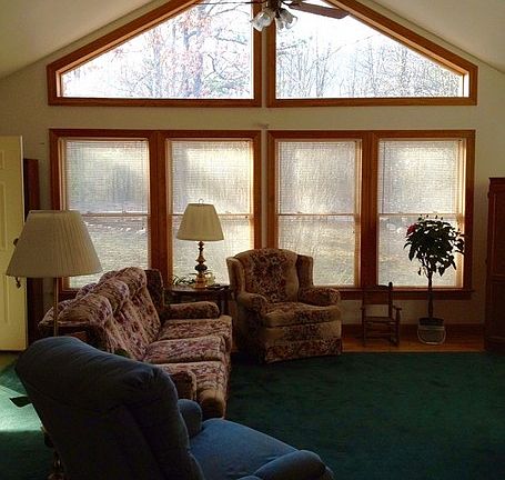 Living Room
						:
						Large living room with lots of natural light!