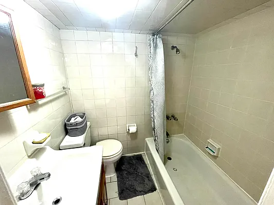 Rented by Evergreen Realty & Investments | media 9