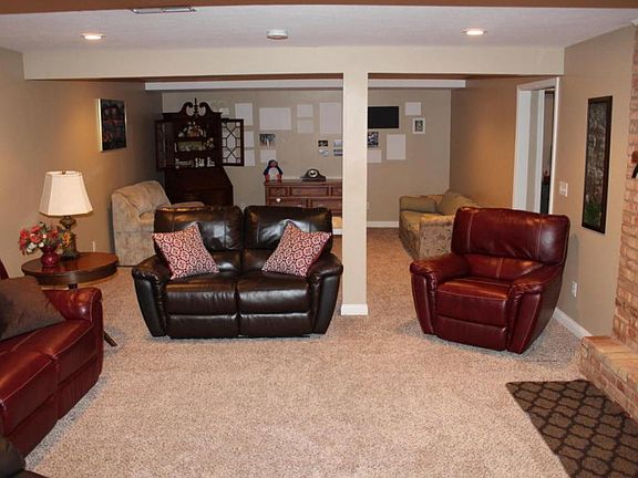 2nd image of 26411 Sweetbriar St