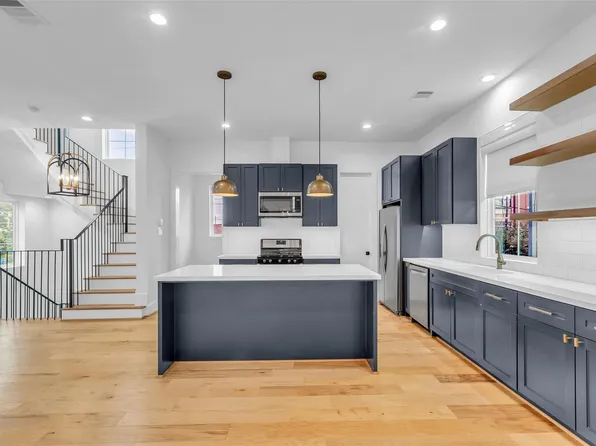 204 Burr St #G, Houston, TX 77011