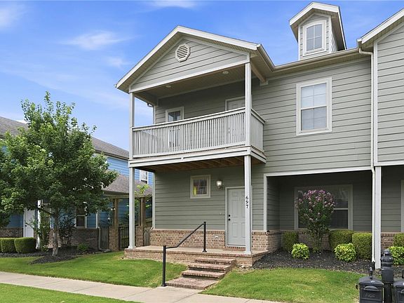 2nd image of 697 N Wordsworth Ln