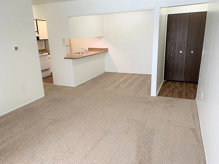 Windsor Place Apartments — Photo 49