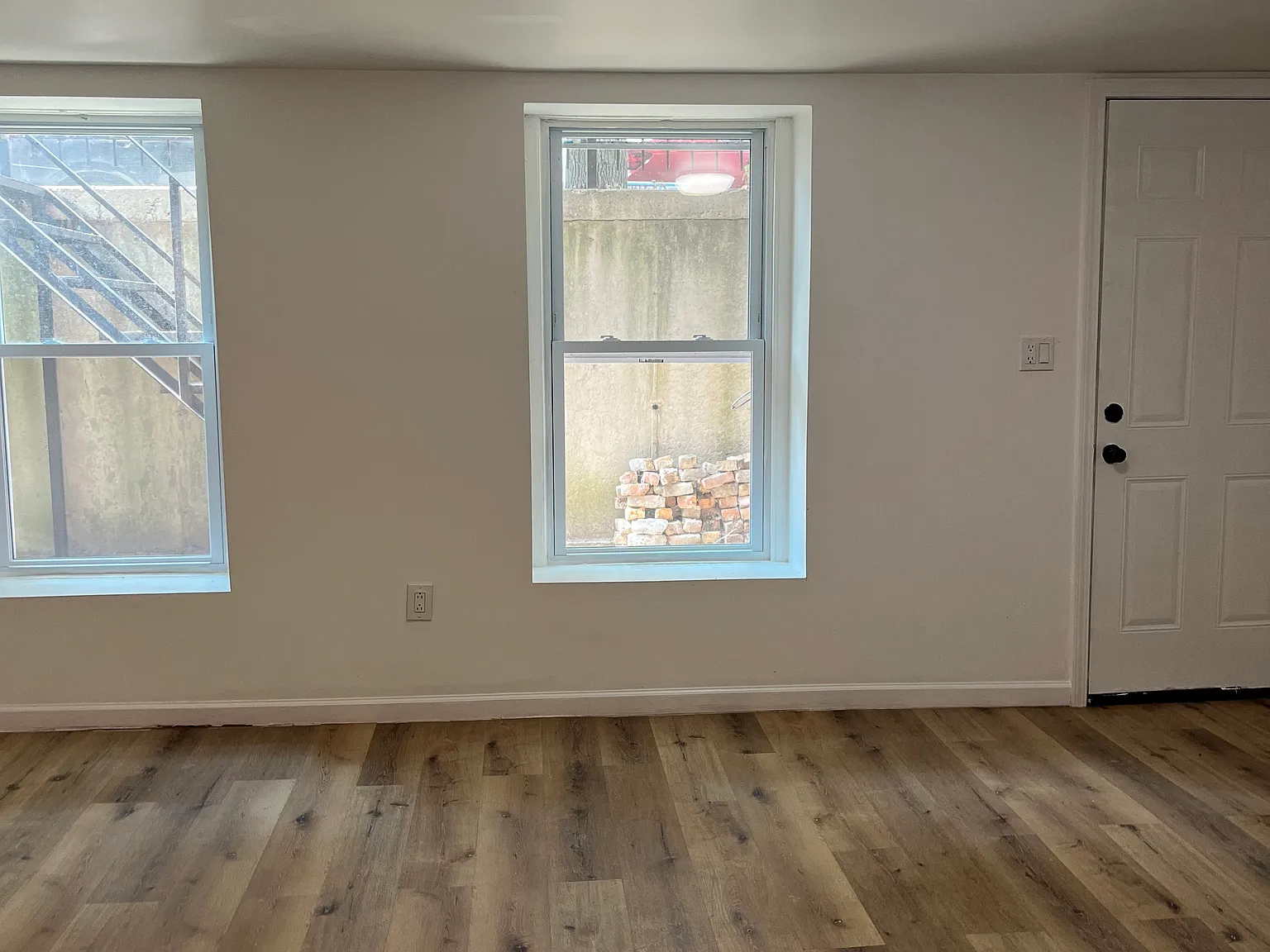 2 bed, 900 sqft, $2,000 — Photo 2