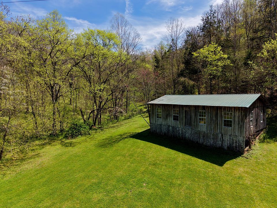 1st image of 321 Peytons Creek Rd