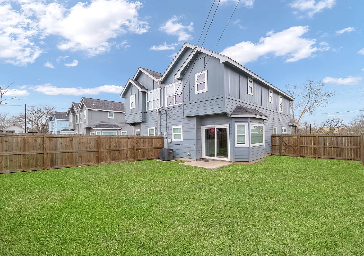 1004 E Fannin St - 1004 East Fannin — Photo 3