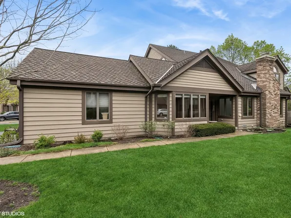 1904 Forest Creek Ln, Libertyville, IL 60048