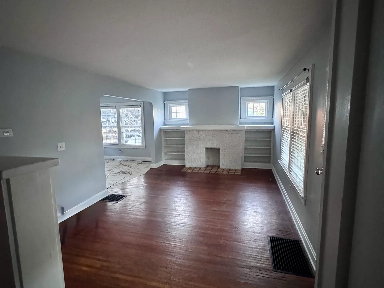 3 bed, 1152 sqft, $1,800 — Photo 2
