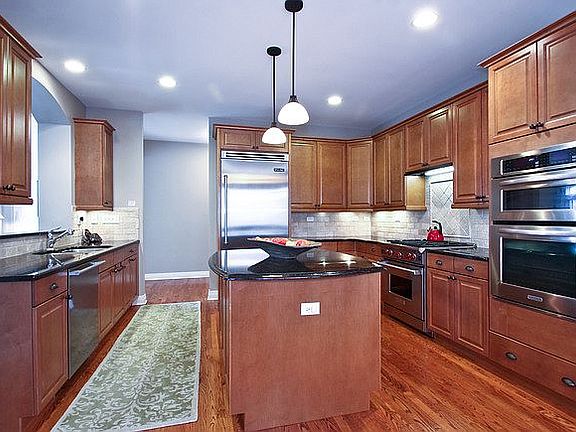 5th image of 1572 Saratoga Ln