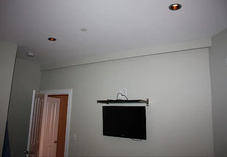 148 Hillside St #1A — Photo 4