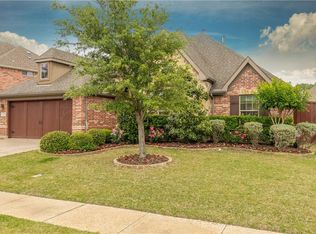 1810 Las Luna Ln, Arlington, TX 76012