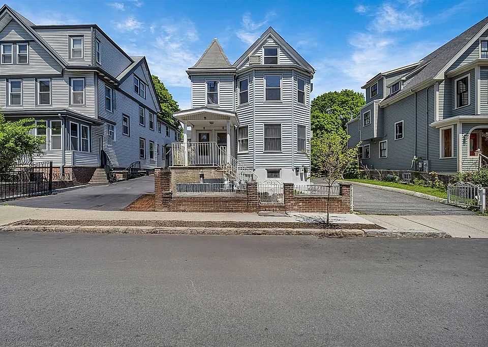 1st image of 71 Berkeley St #2