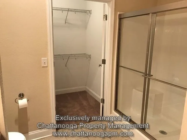 525 Callaway Ct — Photo 17