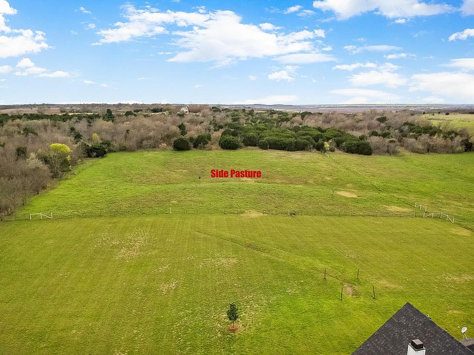 2nd image of 575 Highview Ln