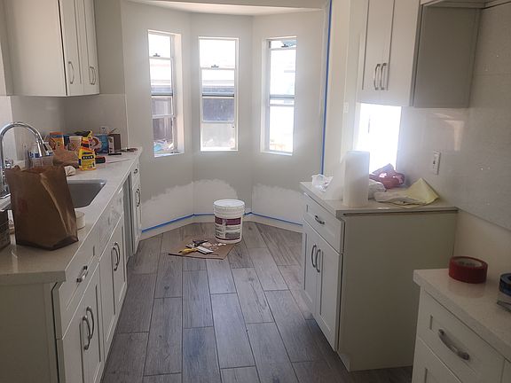 5th image of 3288 Lewis Ave #1