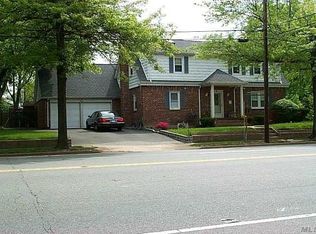 75 Searingtown Rd, Albertson, NY 11507