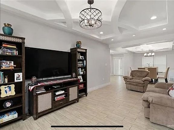 5th image of 2705 Cardinal Dr