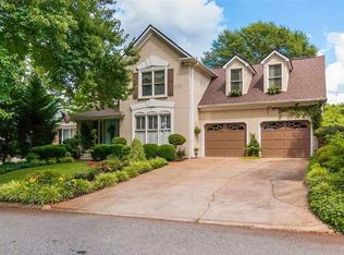 123 River Oaks Rd, Greer, SC 29650