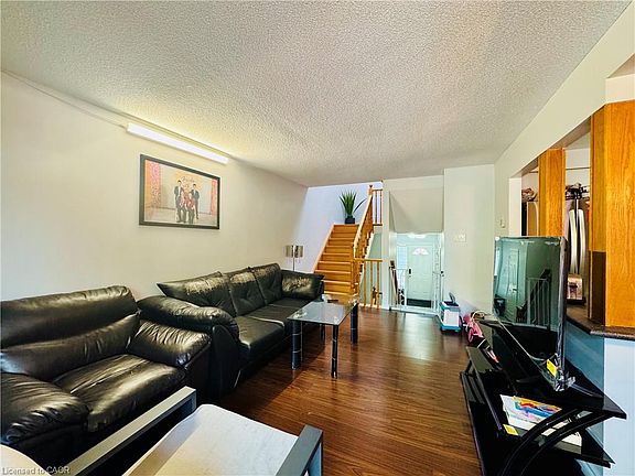 4th image of 1204 Upper Wentworth St