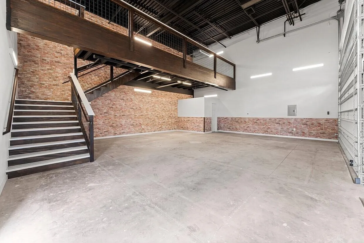Studio, $3,000 — Photo 2