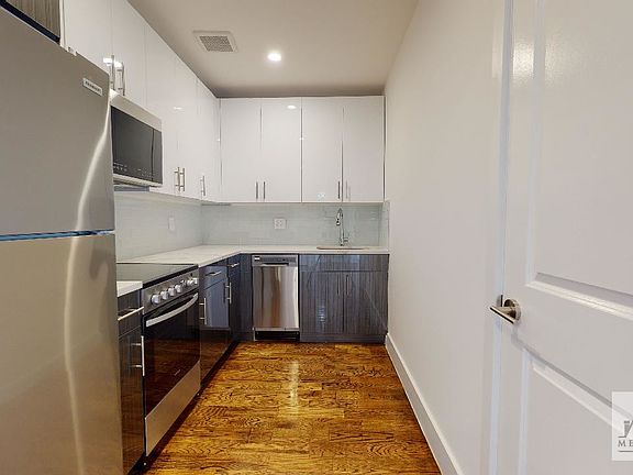3rd image of 13828 Queens Blvd APT 7D