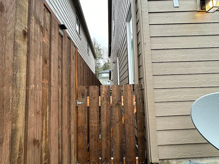 DOG RUN WITH GATE