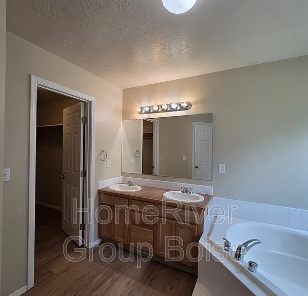 378 E Washakie St — Photo 8