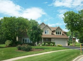 1320 Burnham Ln, Batavia, IL 60510