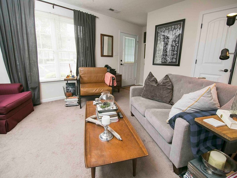 1st image of 118 Old Tavern Cir