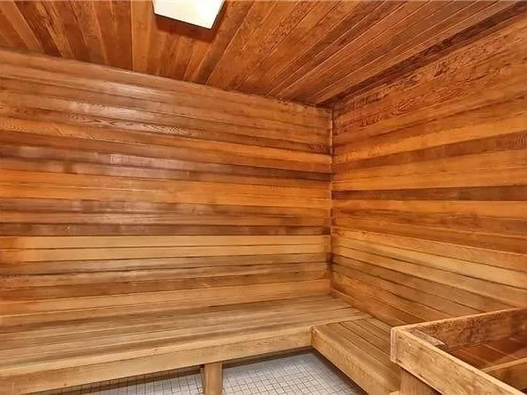 111 Elizabeth St #828 — Photo 14