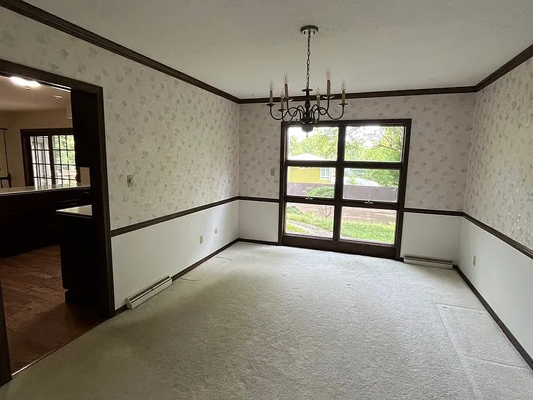 1209 E University St — Photo 36