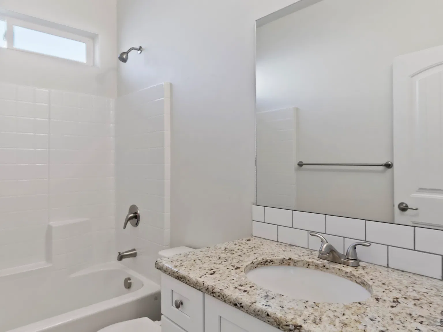 1183 White Birch Ave — Photo 2