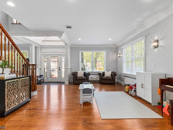 5th image of 16 Madison Ave