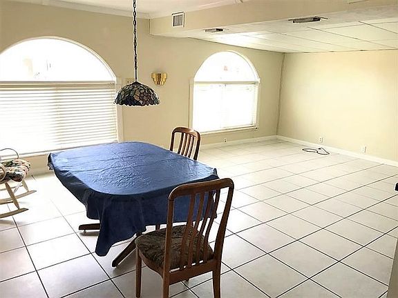 4th image of 2894 Lakeshore Dr