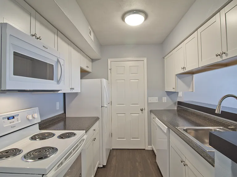 127 Dorset Ct — Photo 52