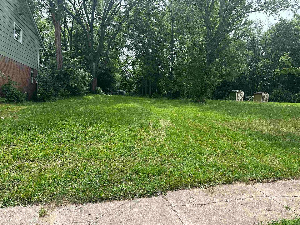 2nd image of 720 Linden Ave