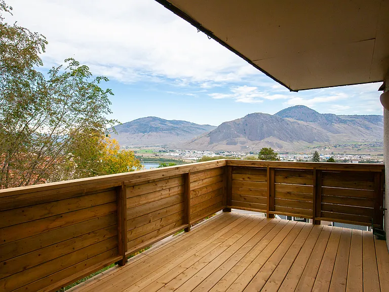 380 Pemberton Ter — Photo 16