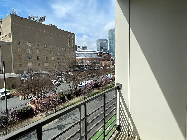 525 E 6th St #301 — Photo 11