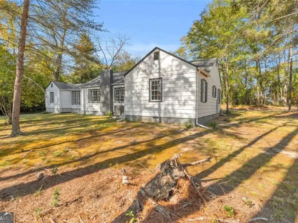 529 E College St, Jackson, GA 30233