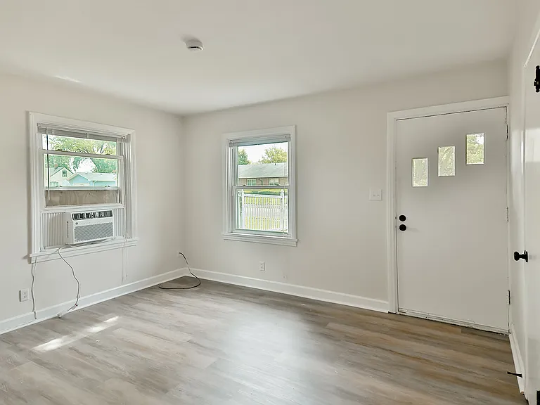 304 Merrill Ave — Photo 17