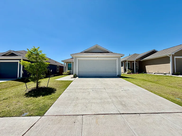 1008 Mountain Laurel Rd — Photo 1