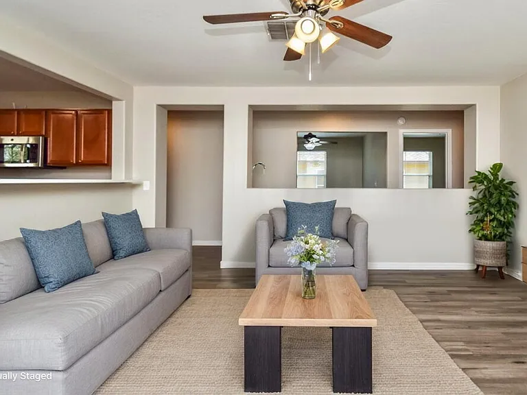 1084 W Calle Del Libro Dorado — Photo 3