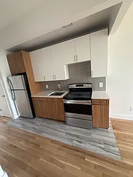 2028 Davidson Avenue, #5