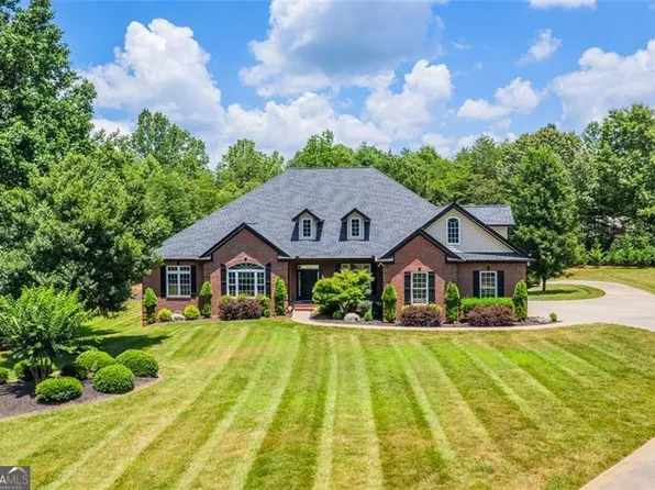 1025 Paradise Park Rd, Cornelia, GA 30531