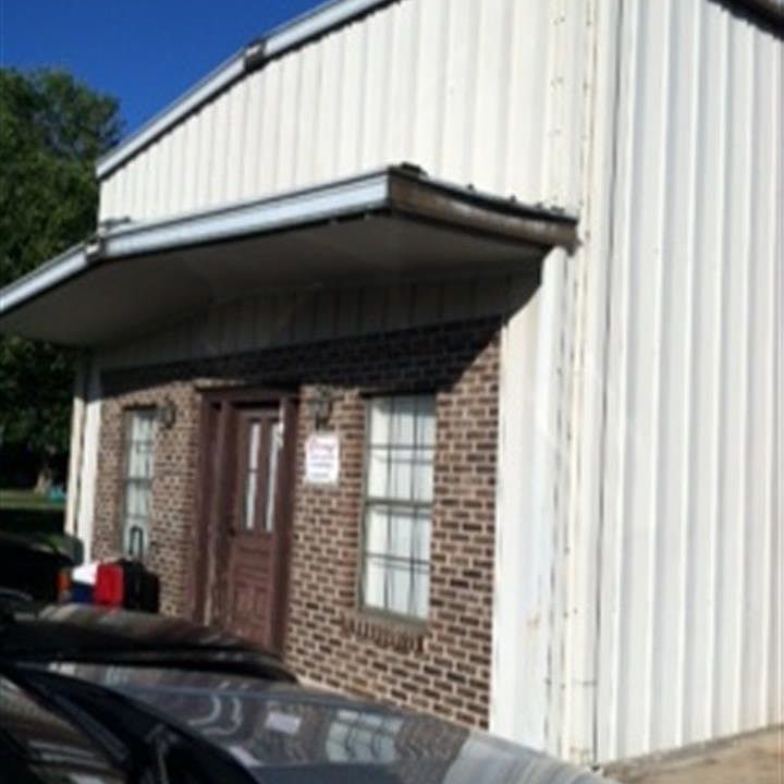 1st image of 105 N 3rd Ave