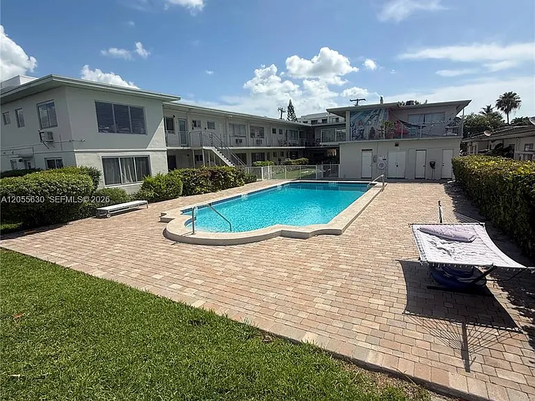 2250 Bay Dr #4 — Photo 11