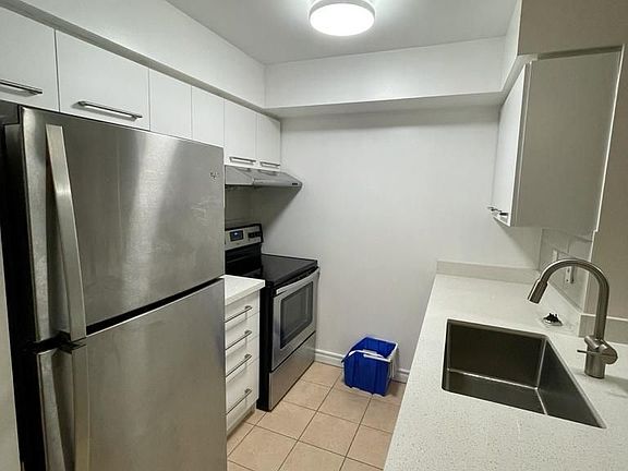 5th image of 4978 Yonge St