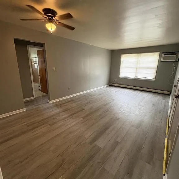 3055 Hadley Ave #4 — Photo 3