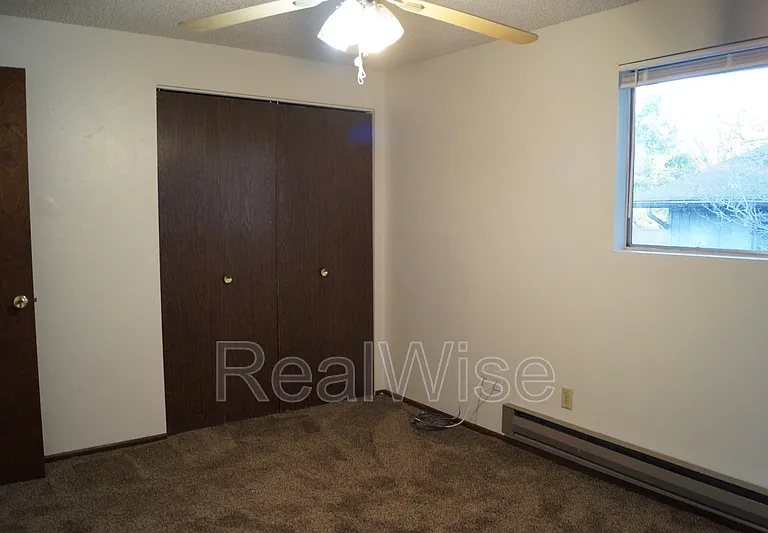 1007 NW C St #B — Photo 11