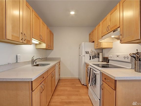4th image of 400 Melrose Ave E APT 506