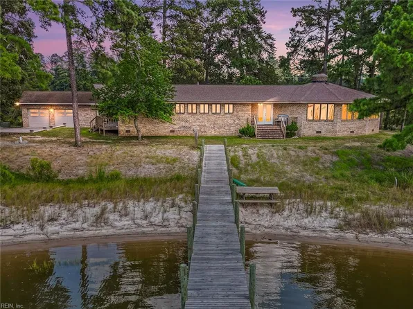 5414 York Haven Ln, Gloucester, VA 23061